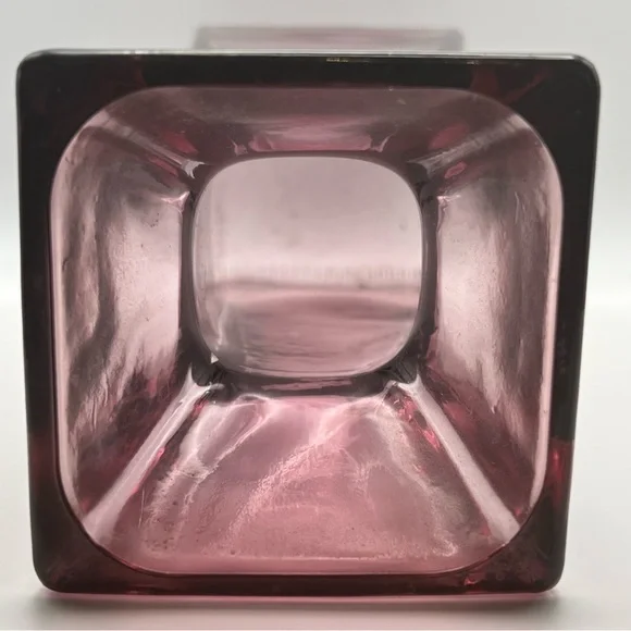 3/$30 Florero Pyramid Vase in Bordeaux
Recycled Glass - Picture 4 of 6